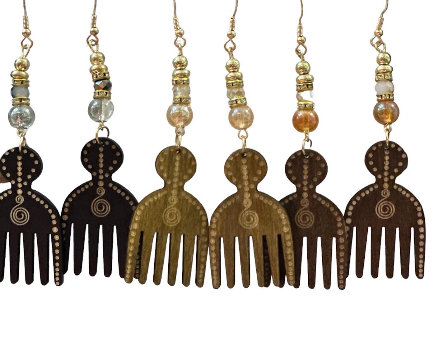 Tan Small Wooden Pik Comb Earrings